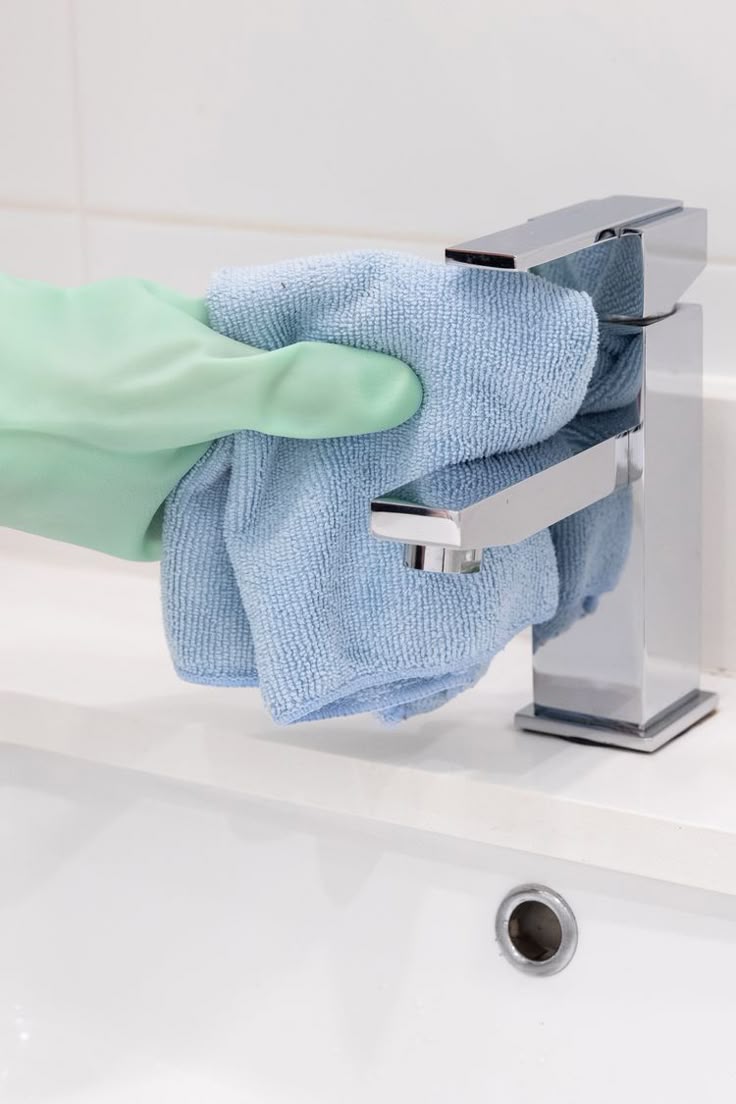 Professional bathroom cleaning service